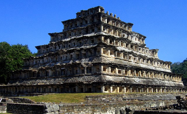 Kim tự tháp El Tajín, Mexico