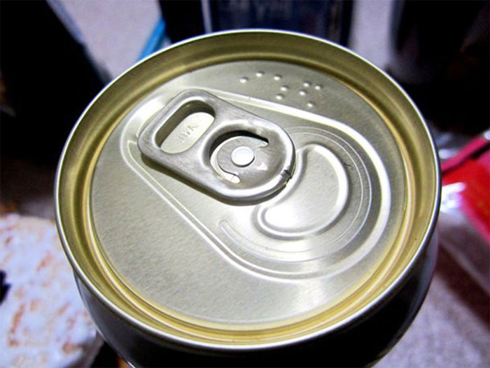 Lon nước uống cho người khiếm thị