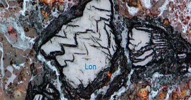 Mảnh hành tinh chết rơi xuống Trái đất, chứa kho báu làm chao đảo giới khoa học