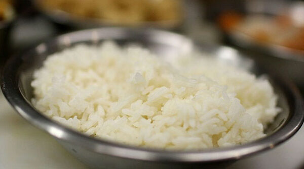 Nguy cơ mắc bệnh nguy hiểm từ thói quen ăn cơm nguội