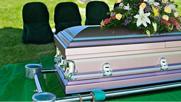 Nhiễm "hơi lạnh" đám ma sẽ dễ mang bệnh?