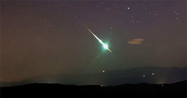 Đêm nay, Việt Nam đón cực đại “mưa cầu lửa”