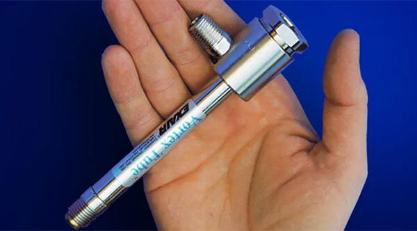 Chiếc ống "quỷ dị" trăm tuổi: 1 đầu phun lạnh, 1 đầu nóng rát