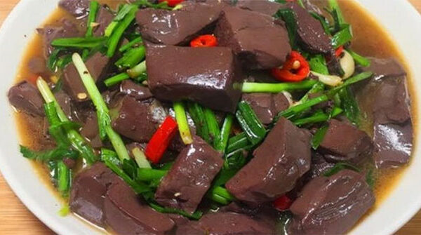 Tiết lợn giúp trẻ lâu, giảm béo, chống cả ung thư nhưng lại "đại kỵ" với những người sau