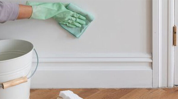 Cách làm sạch tường trắng