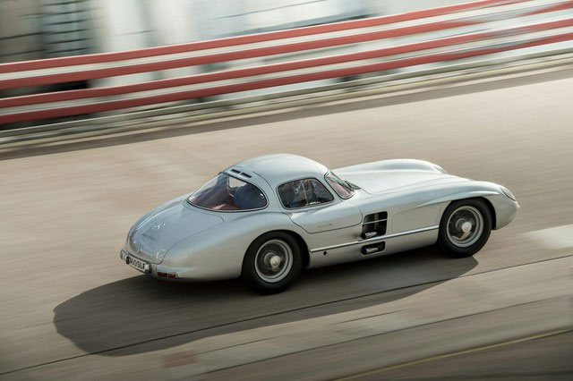 mercedes-benz-300-slr-uhlenhaut-coupe-7 Đến nay, danh tính về người mua xe này vẫn được bảo mật tuyệt đối.