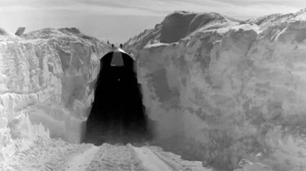 NASA vô tình phát hiện căn cứ quân sự bí mật dưới lớp băng dày tại Greenland